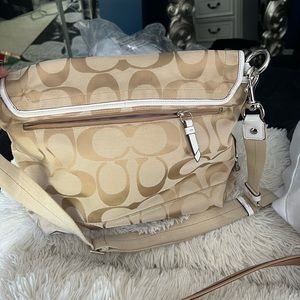 Use coach pocketbook